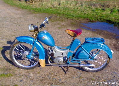 simson_sr_2_baujahr_1959_hammerschlagblau_02.jpg